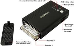 Карманный RAID Addonics рассчитан на два HDD или четыре карты Compact Flash